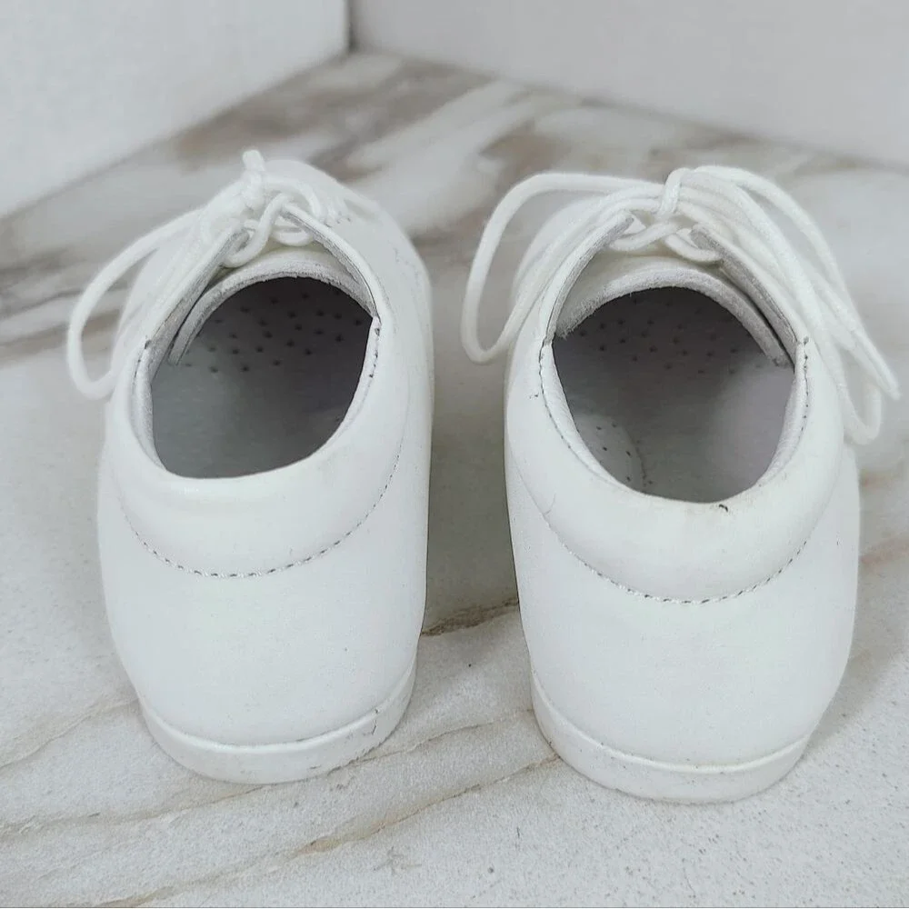 Tip Top White Infant Baby Walker Shoes, Sz 6